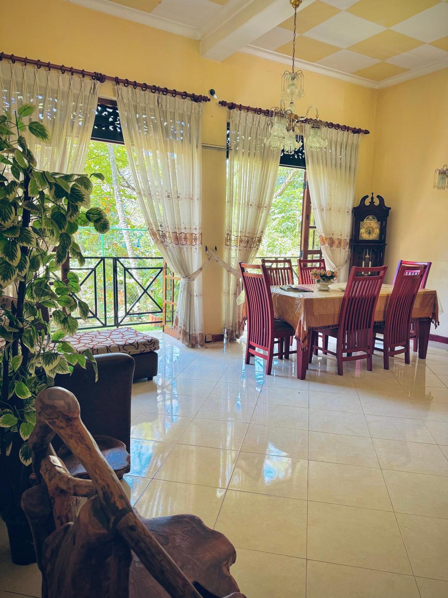 Mahaweli View Bungalow Kandy Exterior foto