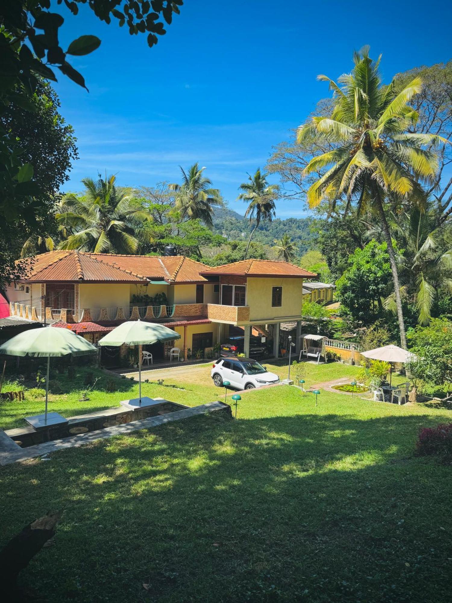 Mahaweli View Bungalow Kandy Exterior foto